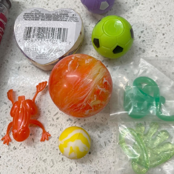 Bundle of Kids Toys - Puzzle, Fidgets, Jelly Hands, Bouncey Balls, Mermaid Towel - Picture 6 of 6